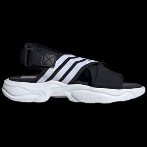 BNWT Adidas Original Magmur Sandal